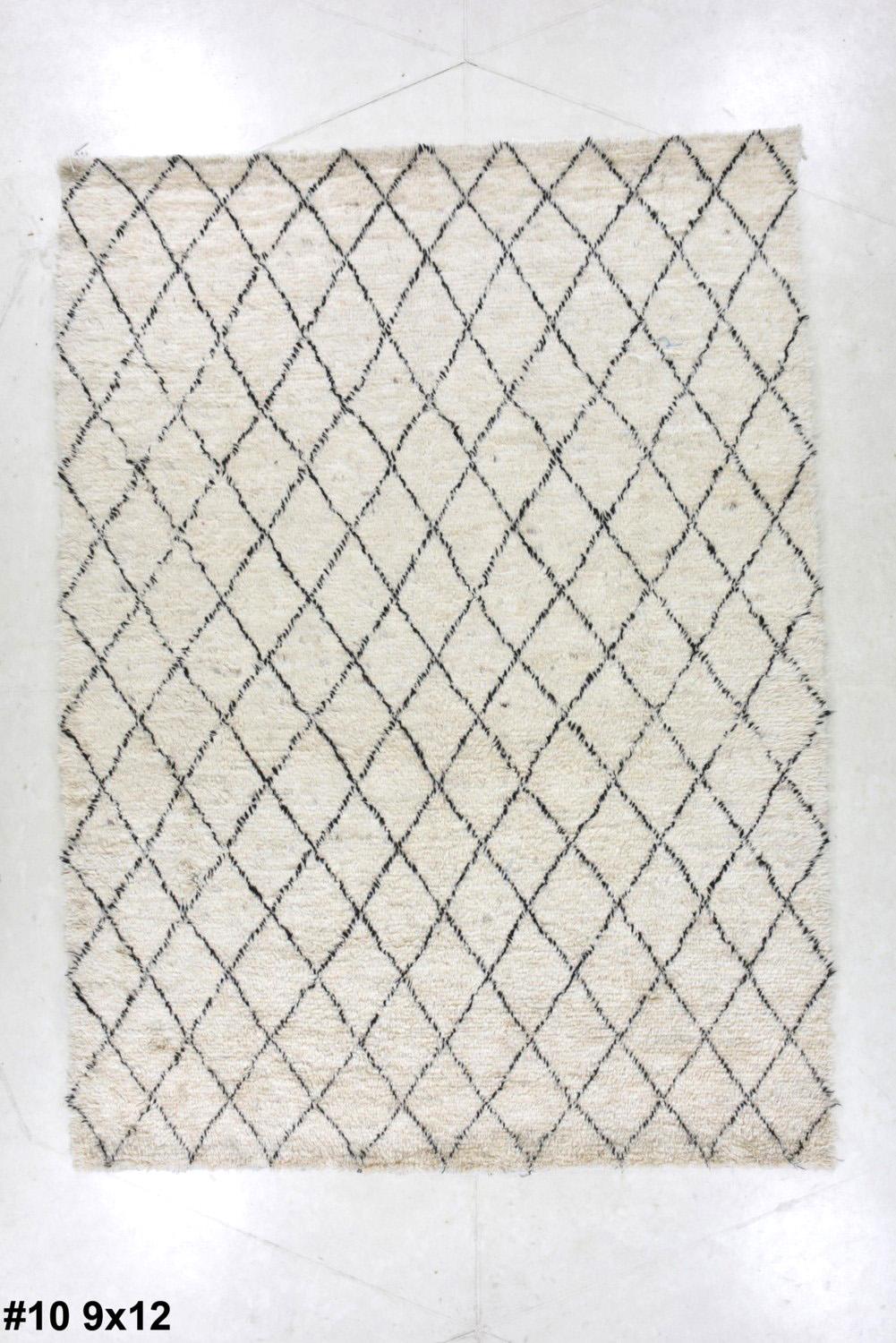Halverin Gray / White carpet sample