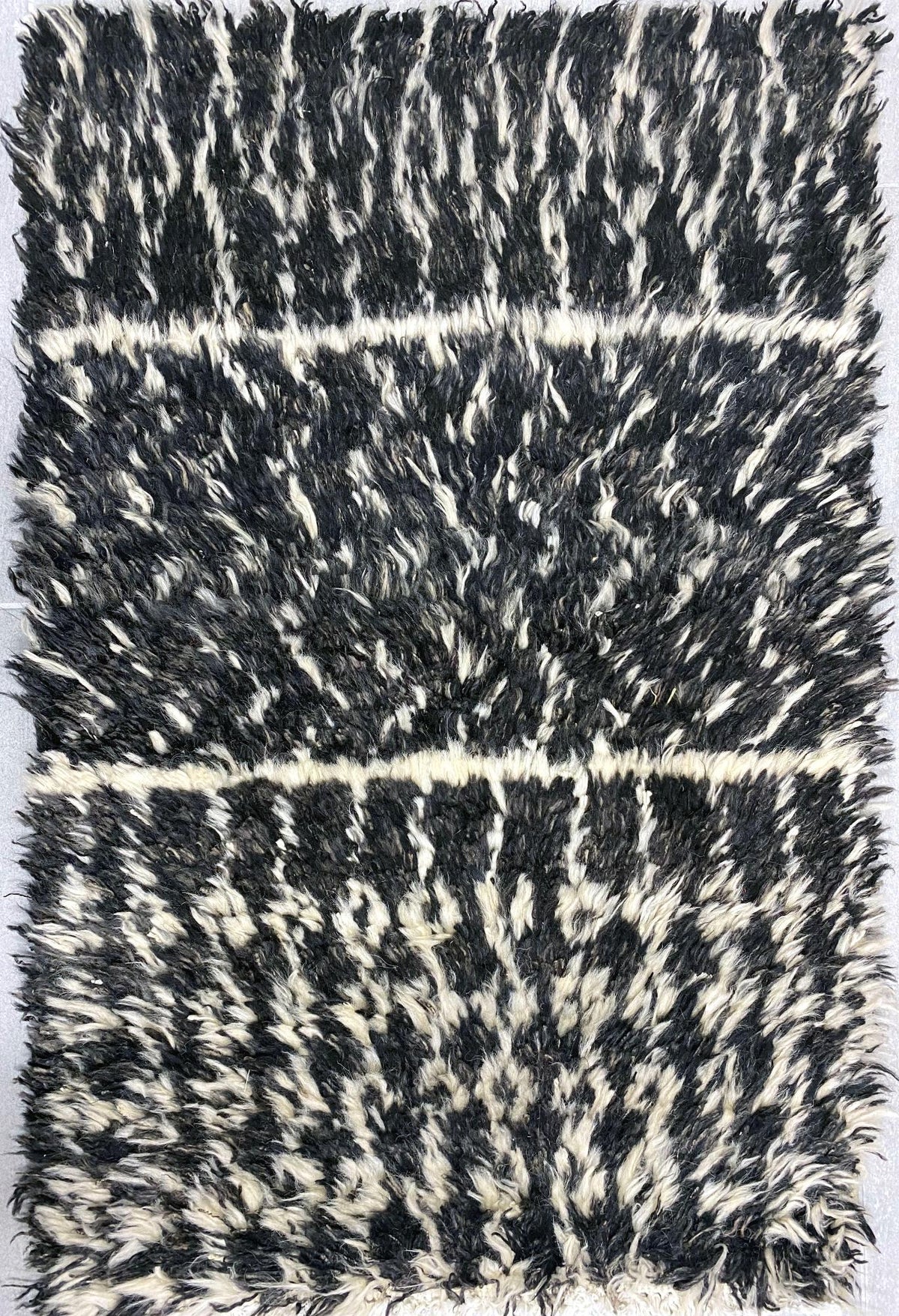 Elara Charcoal carpet sample