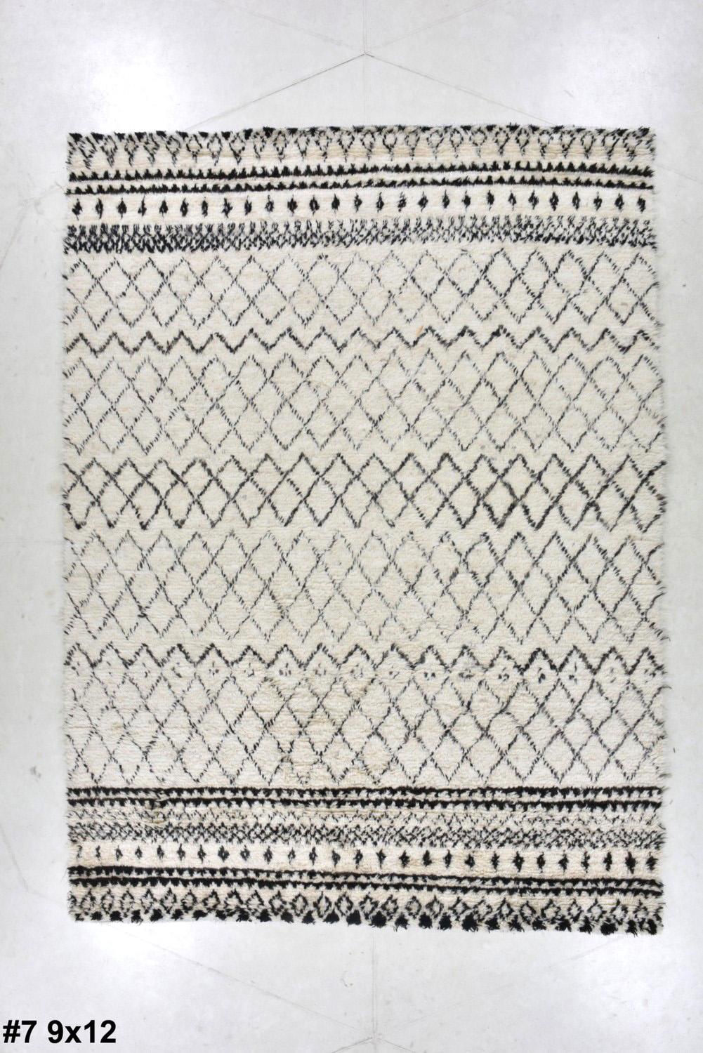 Kallora Gray / White carpet sample
