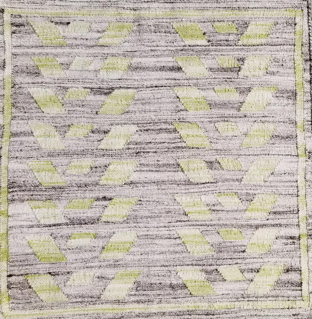 Bayberry Silver carpet sample