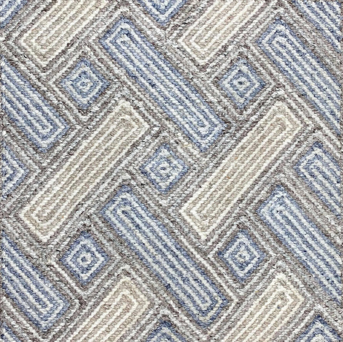Woodhaven Gray / Ivory carpet sample