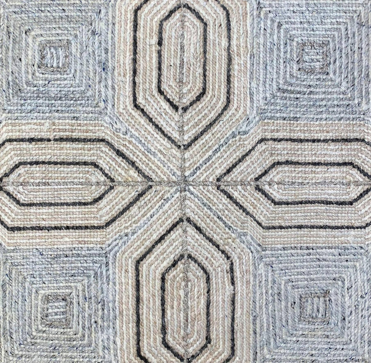 Moonvale Gray / Ivory carpet sample