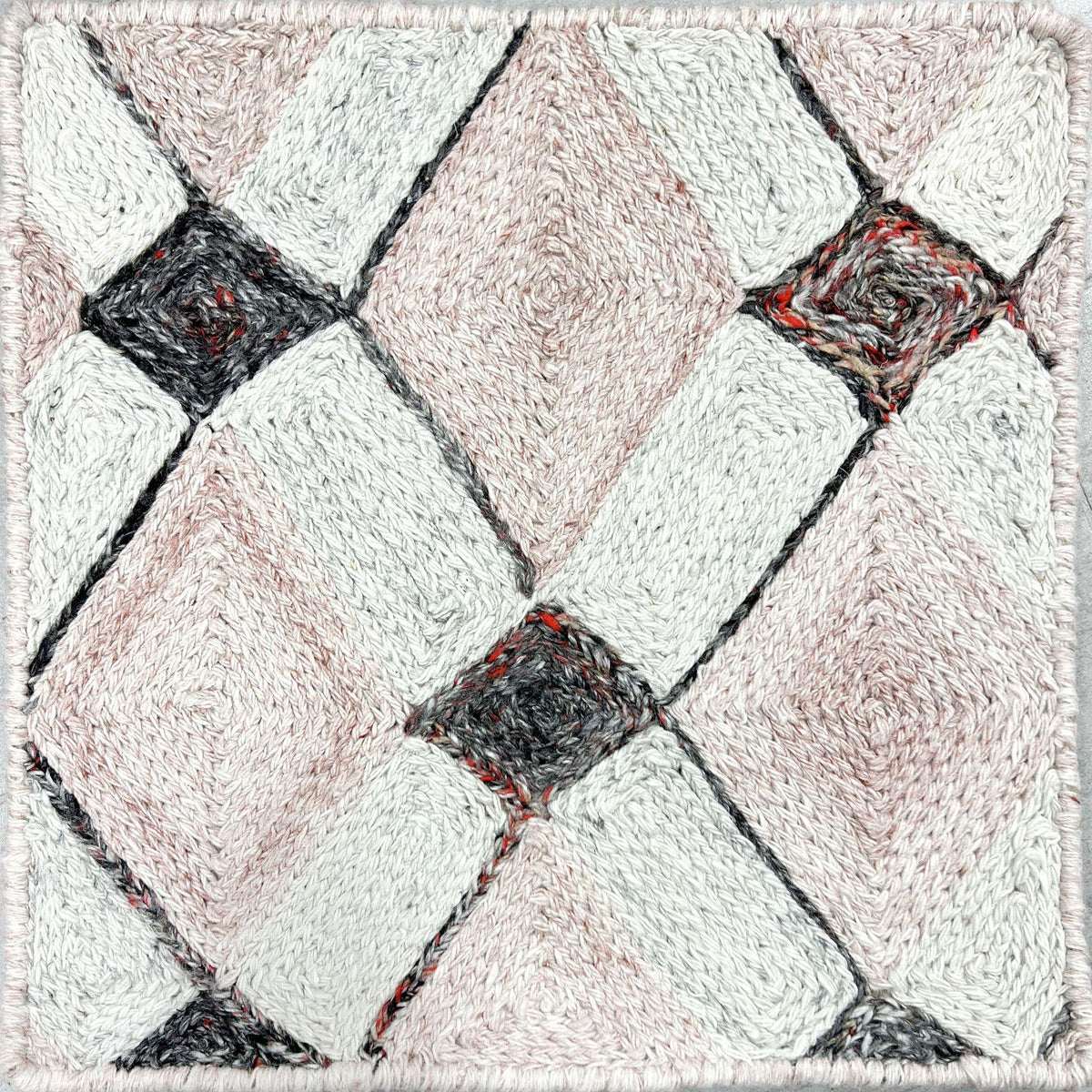 Alveria Charcoal / Gray / Ivory carpet sample