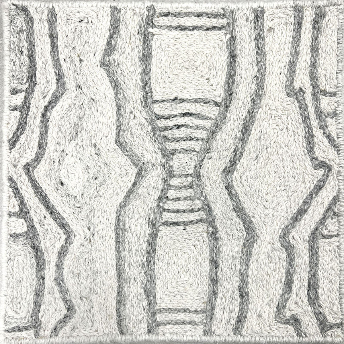 Aldessa Gray / White carpet sample
