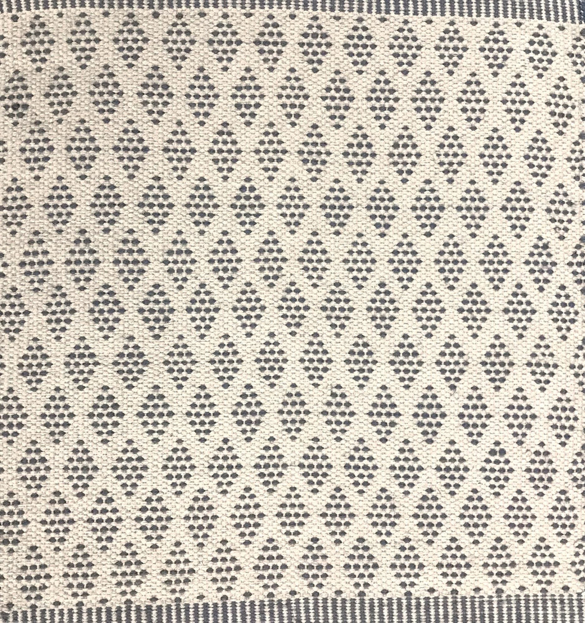 Lavinia Silver / White / Beige carpet sample