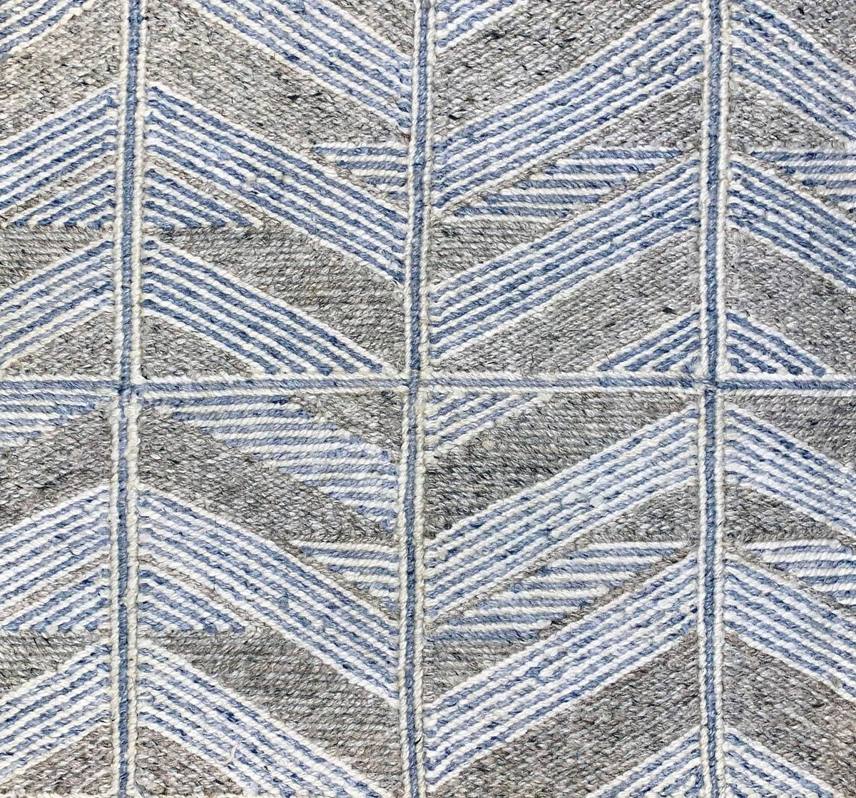 Summerfield Gray / Ivory carpet sample
