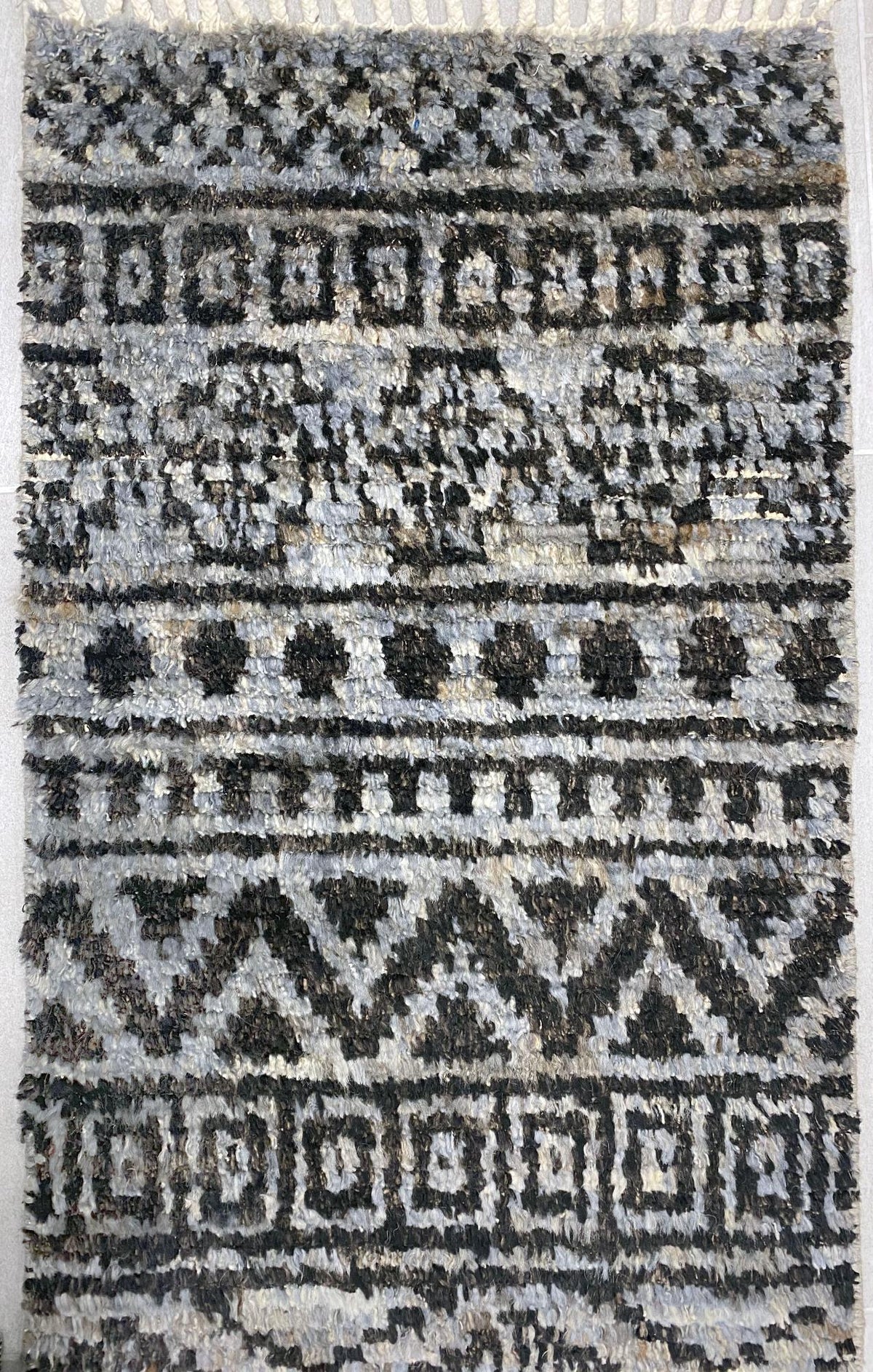 Valoria Charcoal carpet sample