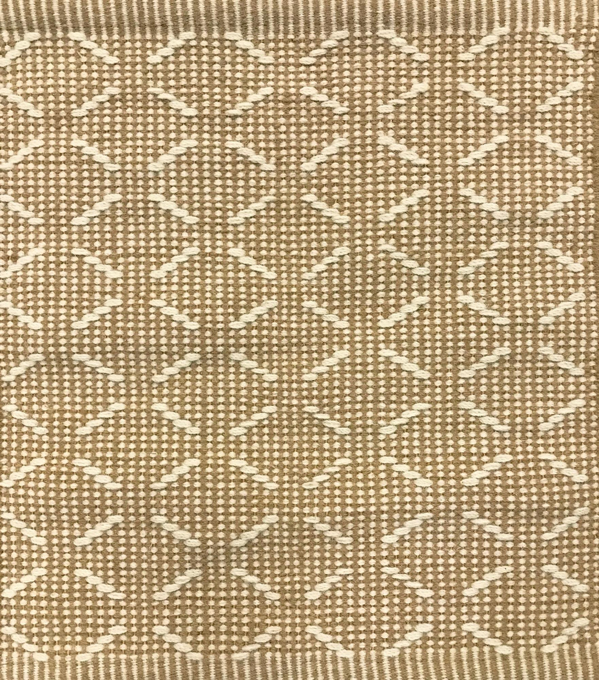 Leontine Rust carpet sample